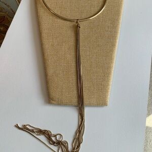 Super long tassel choker. Real Housewives vibe. Gold tone. Good condition.